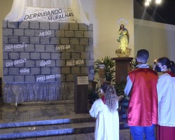 Santa Missa e Cerco de Jericó - Derrubando as muralhas